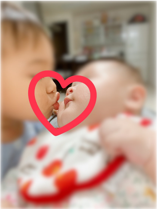 PIN的两个女儿(Twitter)