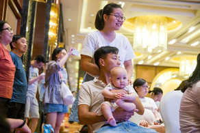 往期讲座照片:粑粑麻麻和我组团带我来学习啦