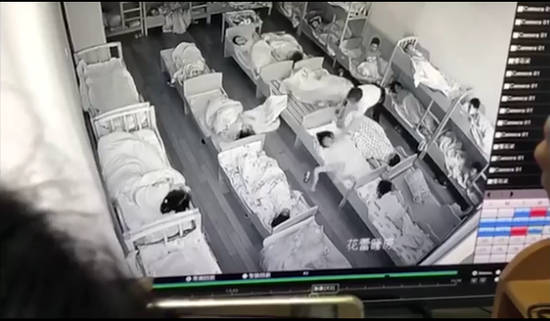 上海一幼儿园多名孩子被划伤:三成老师无相关