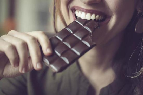 女性经期喜欢吃巧克力？