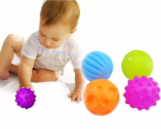 这些好玩的球类游戏 不仅锻炼宝宝身体还能促