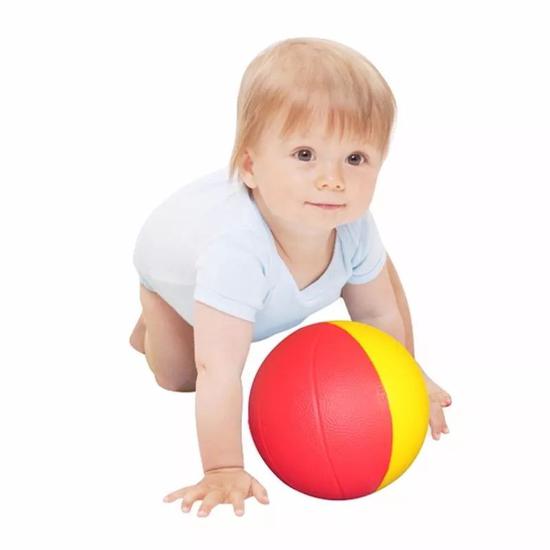 这些好玩的球类游戏 不仅锻炼宝宝身体还能促