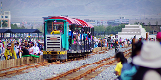 茶卡盐湖人满为患