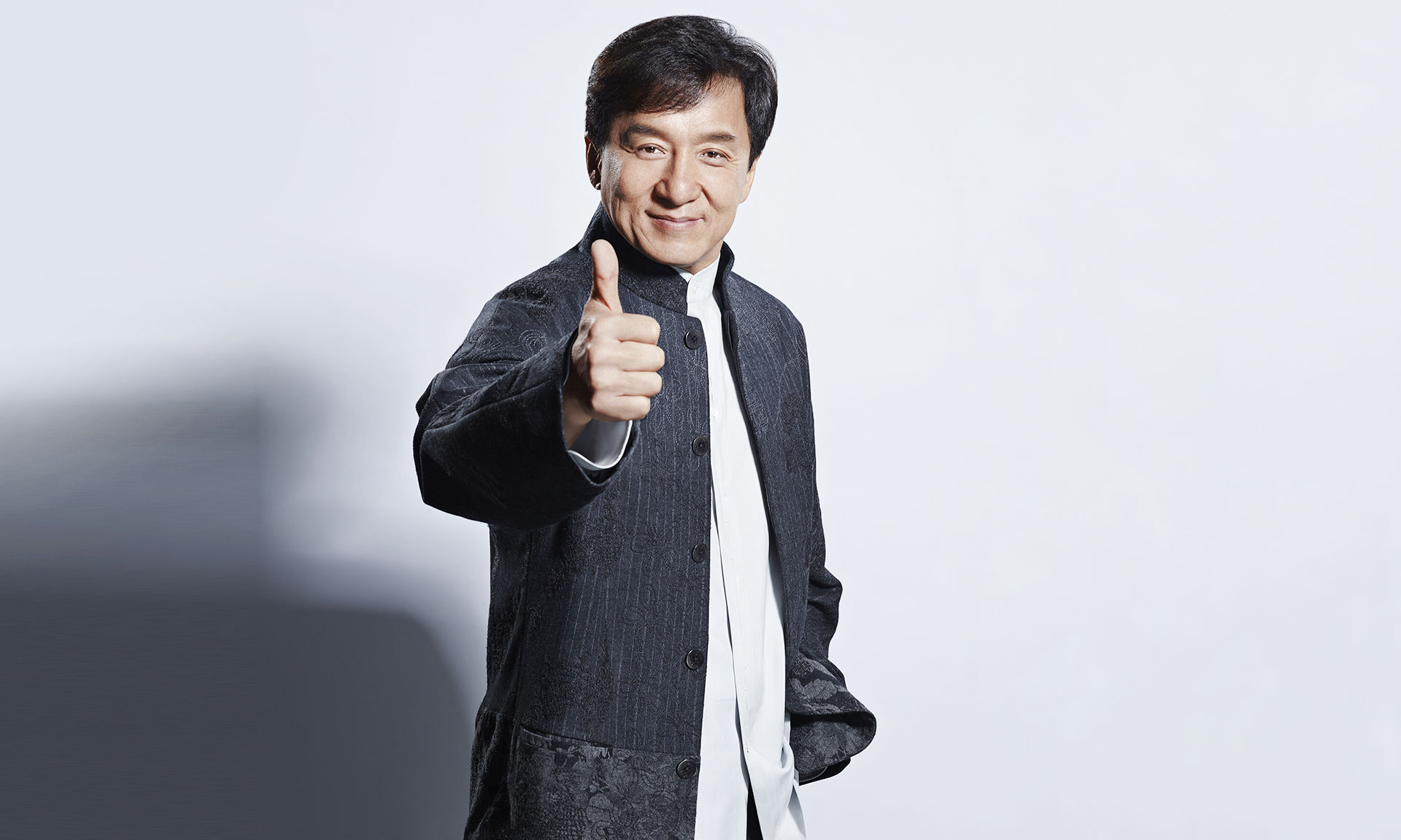 高清晰武打巨星Jackie Chan成龙壁纸下载-欧莱凯设计网