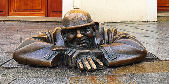 斯洛伐克首都最上镜的雕塑