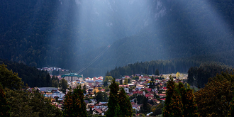 俯瞰色彩斑斓的小镇