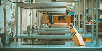 旧工厂改成西餐厅，太酷了