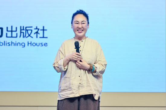 波儿分享《回头是爱》图书创作历程