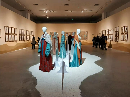 敦煌服饰艺术展开幕敦煌服饰文化图典初唐卷出版