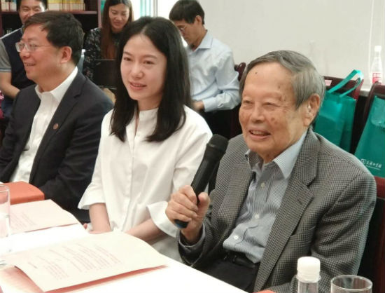 杨振宁先生说希望100岁时再出一本天大亮集