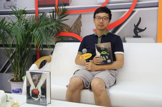 周锦做客上海书展新浪直播间:《暮光之城》十周年感动仍在_新浪读书_新浪网