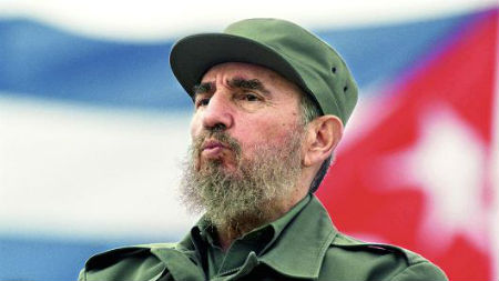 11月26日，古巴革命领袖菲德尔·卡斯特罗逝世