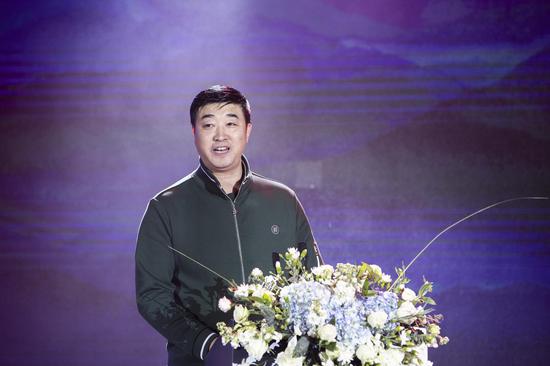 ▲茅台集团总经理助理、技术开发公司党委书记、董事长杨凤祥致辞。