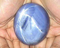 世界最大蓝星宝石被发现 价值上亿美金