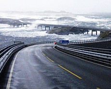 世界上最美最险公路 纵横天海间
