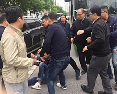 陕西：公交运营首日遭拦截殴打停运