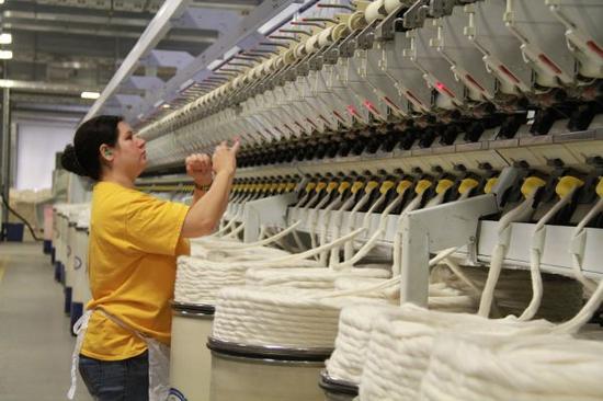 罗那州的兰卡斯特县,中国杭州科尔集团建造的纺纱厂已经开始试运行