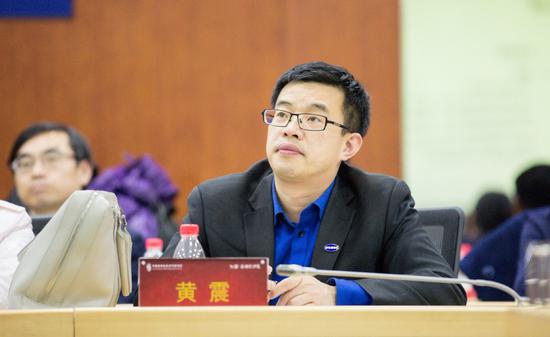 黄震:百姓不得不做理财 钱存银行赶不上通货膨