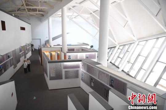 5月17日，民众在绩溪博物馆内参观　韩苏原 摄