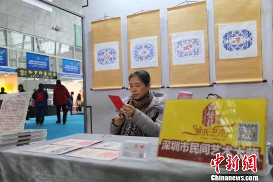 28日,首届东北亚文化艺术博览会在哈尔滨落幕。 刘锡菊 摄