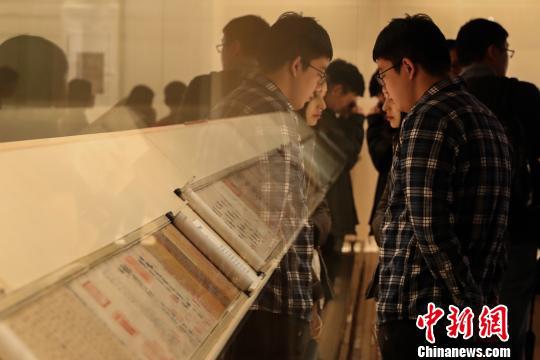 “丹青宝筏——董其昌书画艺术大展”。 张亨伟 摄