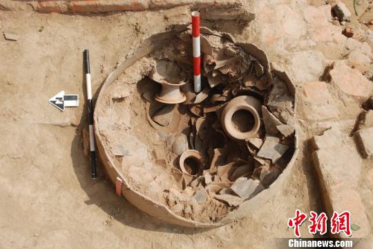 遗址出土的陶器。湖南省文物考古研究所供图