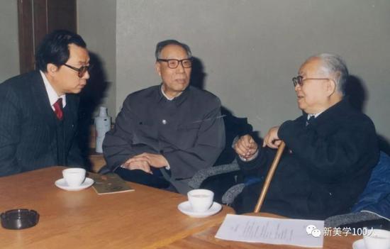 陈岩向启功先生请教