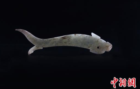 出土的玉鱼。陕西省考古研究院 供图