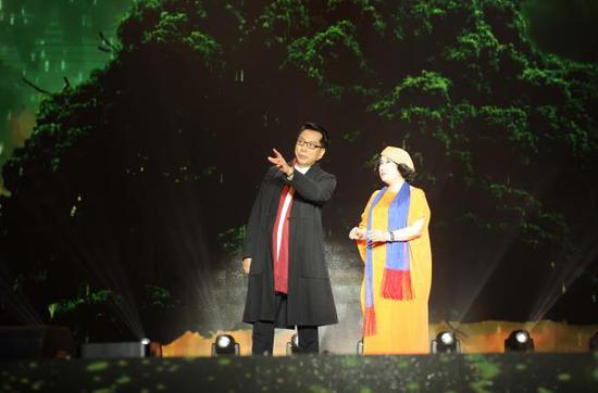 (著名朗诵家非也、张宏情景朗诵《如果老了》)