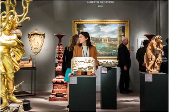 Alberto di Castro在TEFAF Maastricht艺博会上的展台。图片：by Natascha Libbert