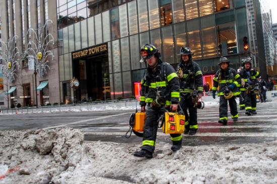 图片:by Drew Angerer/Getty Images
