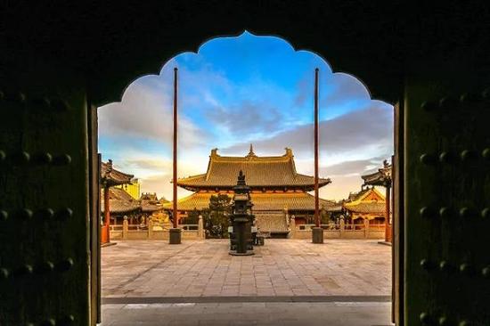 《门外的佛国世界》任昱(大同市华严寺)