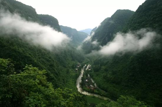 龙山县乌龙大峡谷