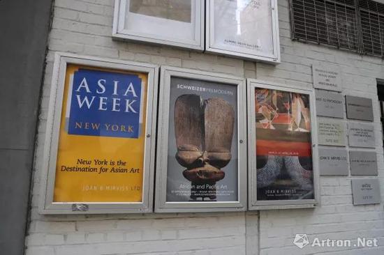 纽约亚洲艺术周时期随处可见的海报