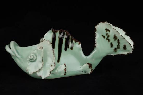 《瓷鱼》 浙江工艺美术大师竺娜亚作品