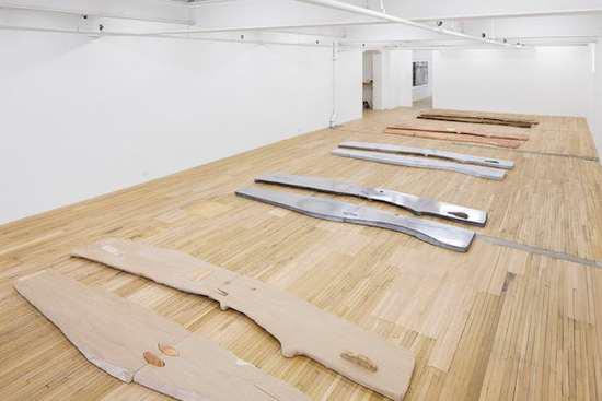 露西·斯卡尔,《棍子和石头》,2015 ,塔尔伯特莱斯画廊展出