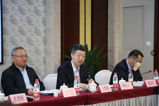 北京开元中国金币经销中心总经理、委员王顺垅先生发言