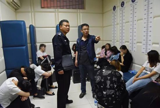 图说:犯罪团伙被一网打尽