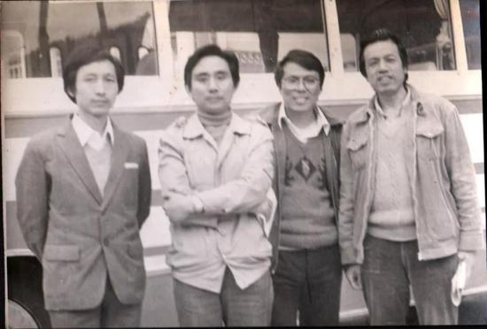 1985年,黄山会议期间在黄山市泾川山庄的合影(左起:杭法基、皮道坚、沈雷震、尚扬)。