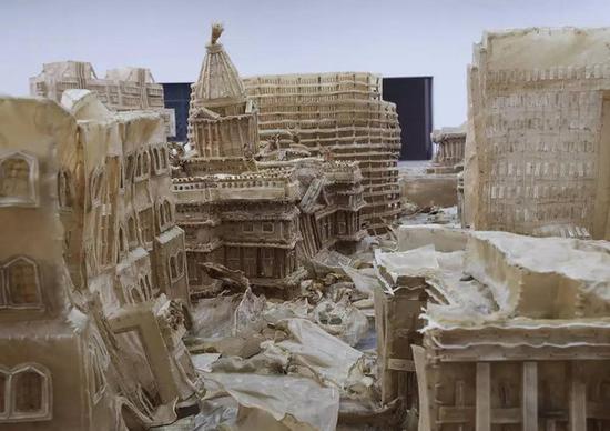 多哈展览作品之一 刘韡,《爱它,咬它 No. 2》,2007年。