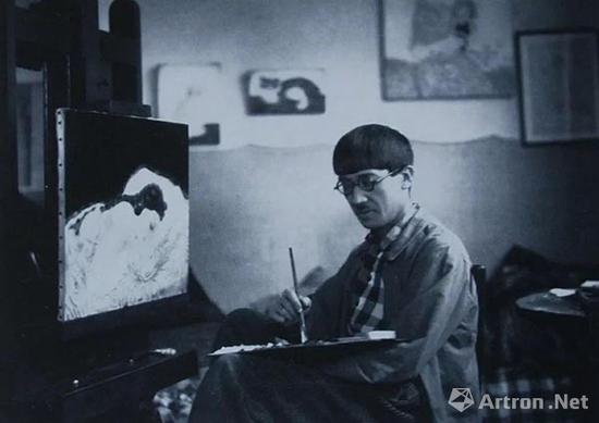 ▲ 藤田嗣治于工作室内,1917年