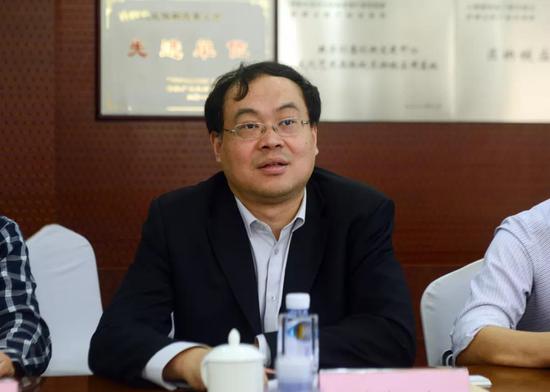 河南省商务厅党组成员省自贸办副主任陈凯杰