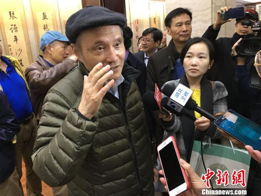 冯天瑜接受媒体采访