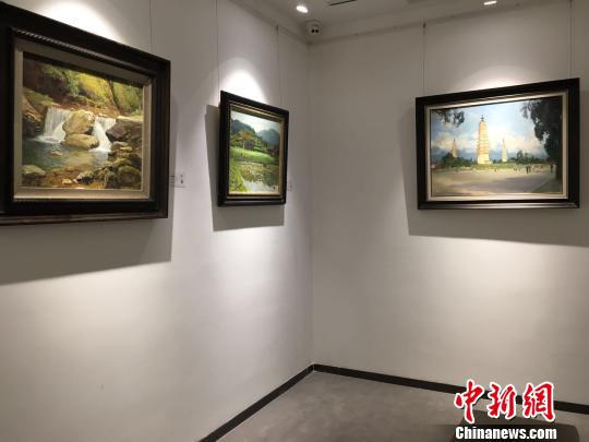 如诗·如画——曲湘建油画风景展29日在山西太原释艺艺术空间开展。　李欣　摄