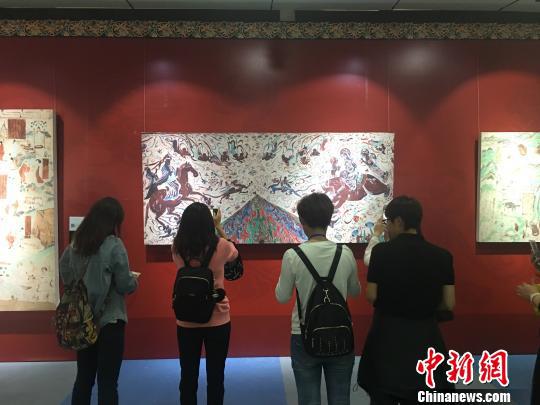 图为展览现场　陈静　摄