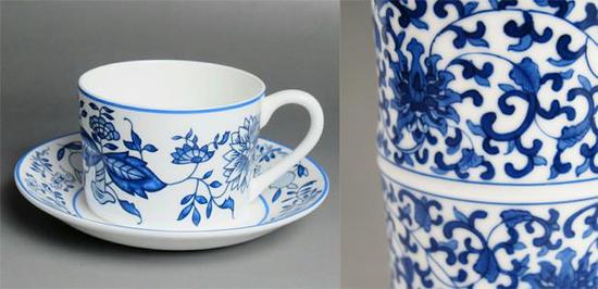 再看这个,左边是Wedgwood仿青花缠枝纹,右边是青花缠枝纹。