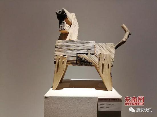 中国大学生雕塑作品展亮相惠安雕博会