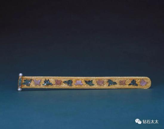 金錾花镶碧玺翠珠扁方 清,故宫博物院藏品