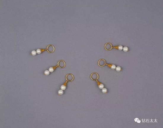金环镶东珠耳饰 清,故宫博物院藏品