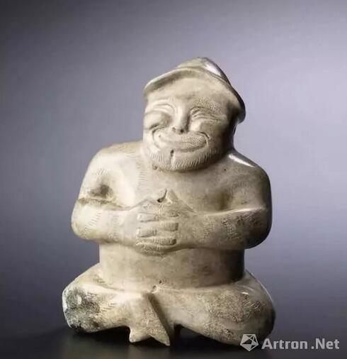 东汉 玉盘坐人像 高7.5cm 成交价: 4,600,000 HKD